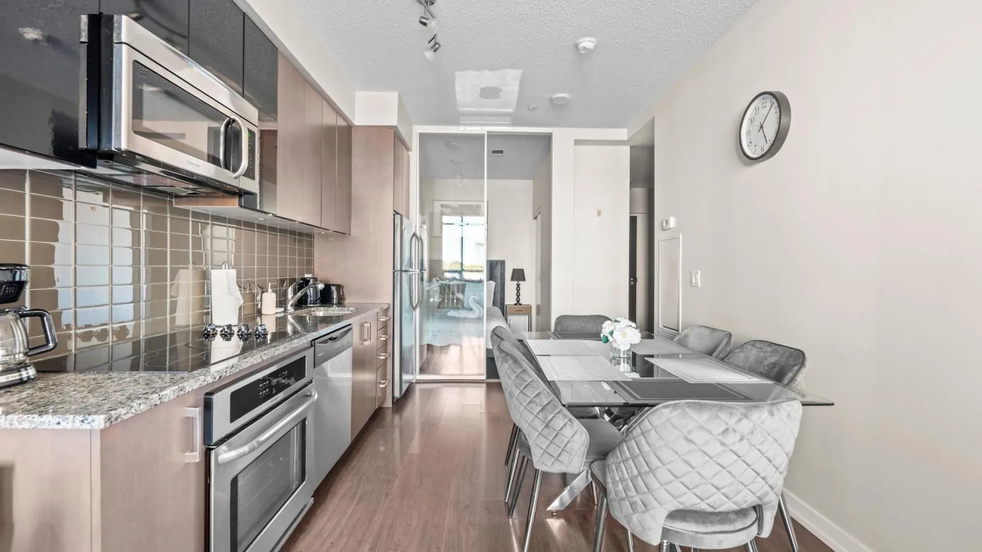 Modern Lillian St Apartments By Globalstay Toronto