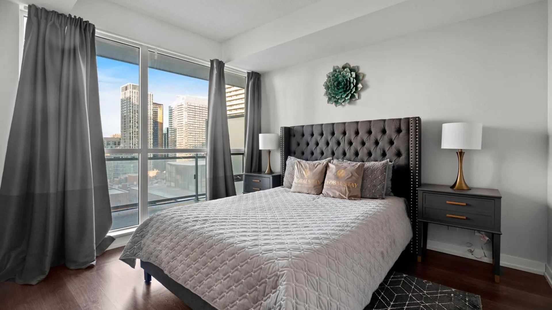 Modern Lillian St Apartments By Globalstay Toronto