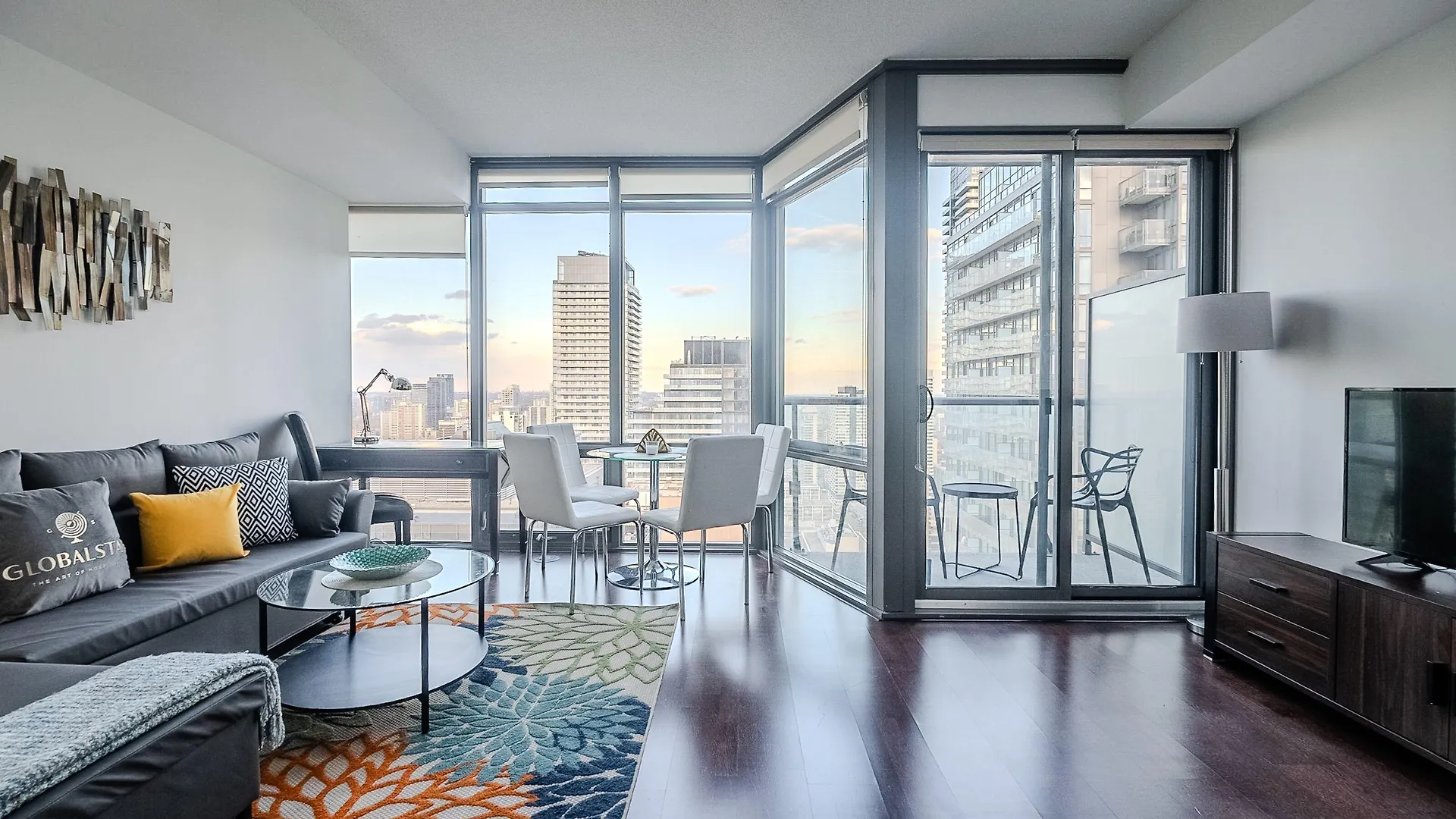 Modern Lillian St Apartments By Globalstay Toronto